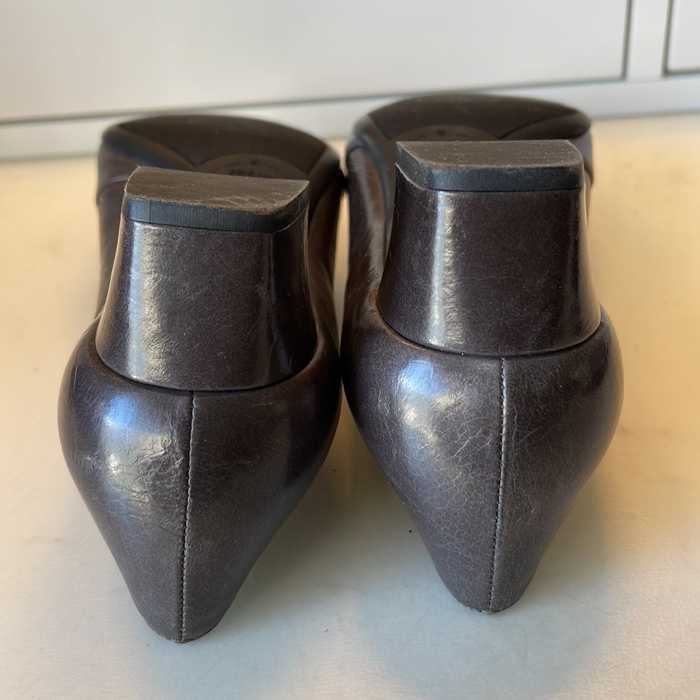 Prada Grey Kitten Block Heel.Buckled Front Round Studding Pumps 37.5. A1544 - Picture 6 of 10